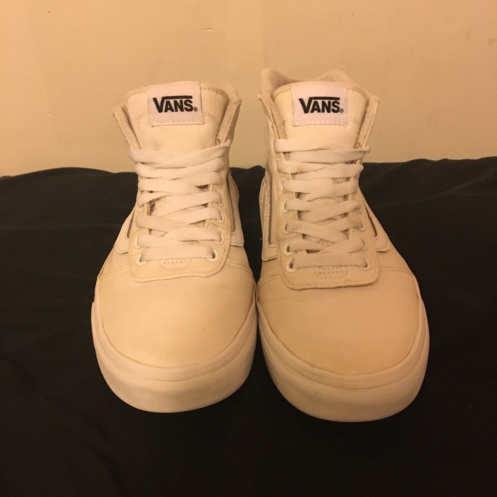 all white ward hi’s with og box